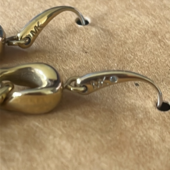 Michael Kors
Gold Green Autumn Luxe Tone Jade Drop Earrings - Picture 3 of 6